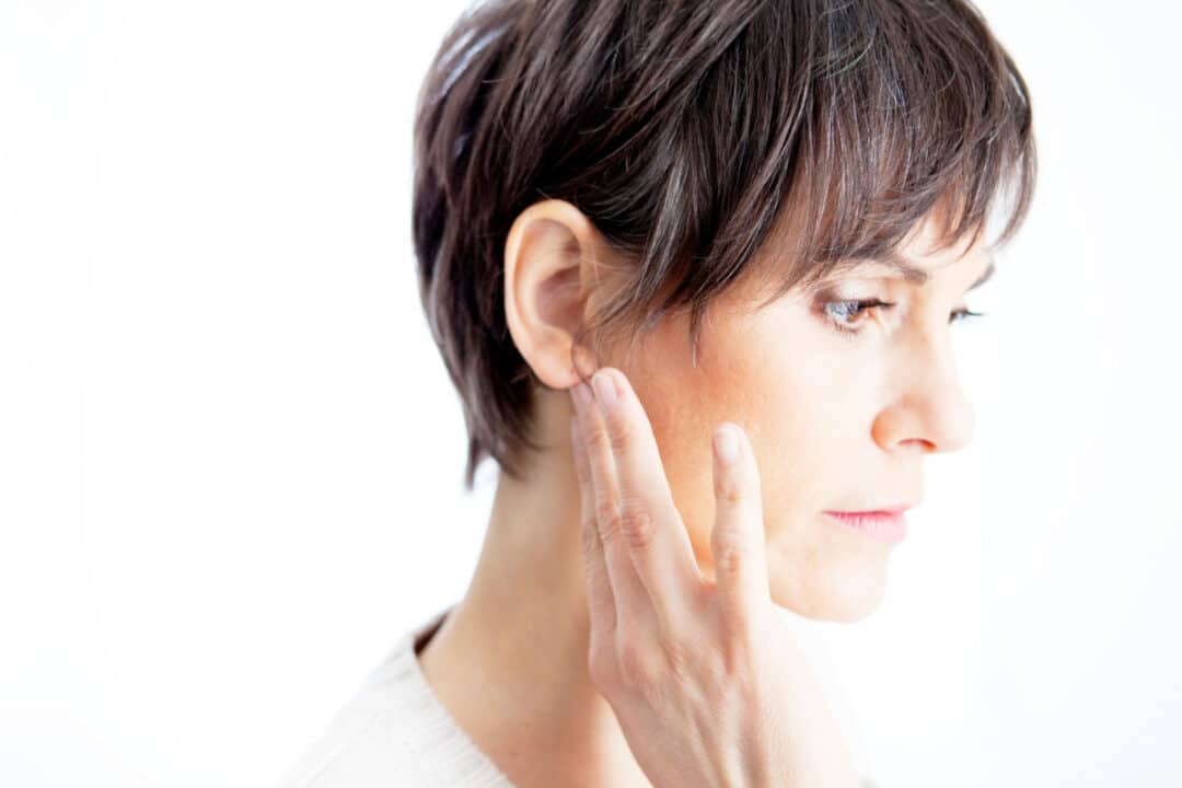 Tinnitus mit Druckgefühl, Schmerzen oder Kribbeln im Ohr: Ursachen und Behandlung